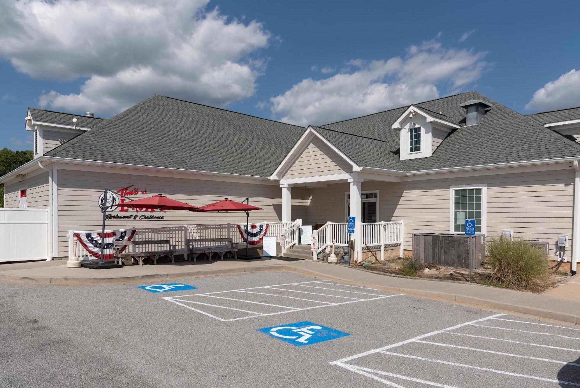Boardwalk Hotel On Lake Anna By Kasa Mineral Exterior foto